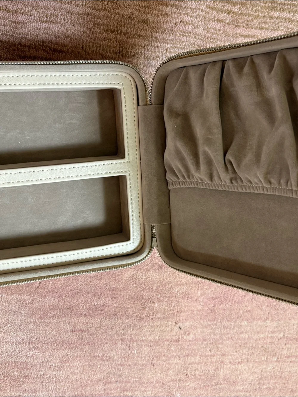 Lexxola ADANOLA White travel Jewelry Case - Picture 3 of 3